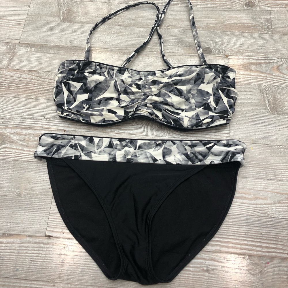 Athleta bikini top and bottom. 36D/DD Medium